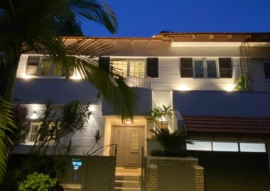 מהפך ל"ארמון מודרני" ברעננה | שיפוץ חוץ יוקרתי